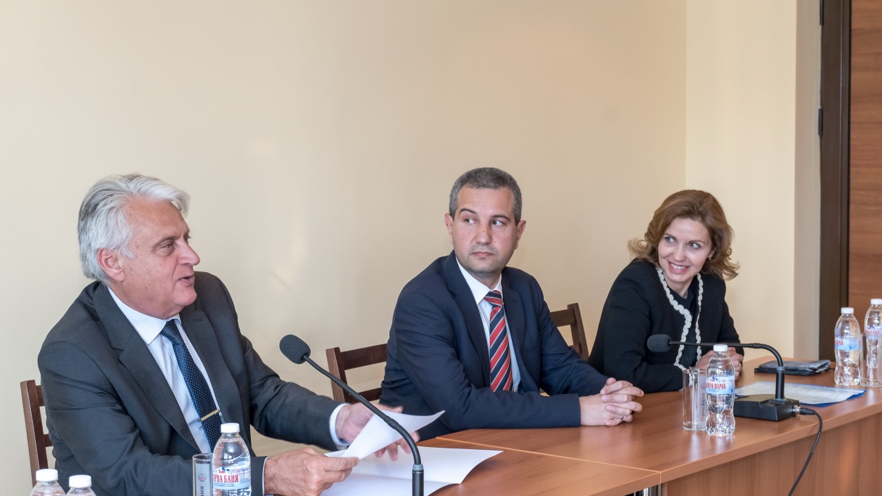 Рашков: От месец насам няма миграционен проблем в България