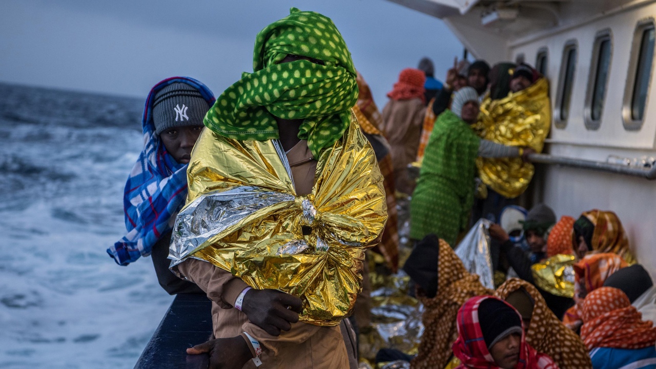 Гръцката брегова охрана спаси днес 21 нелегални мигранти край остров