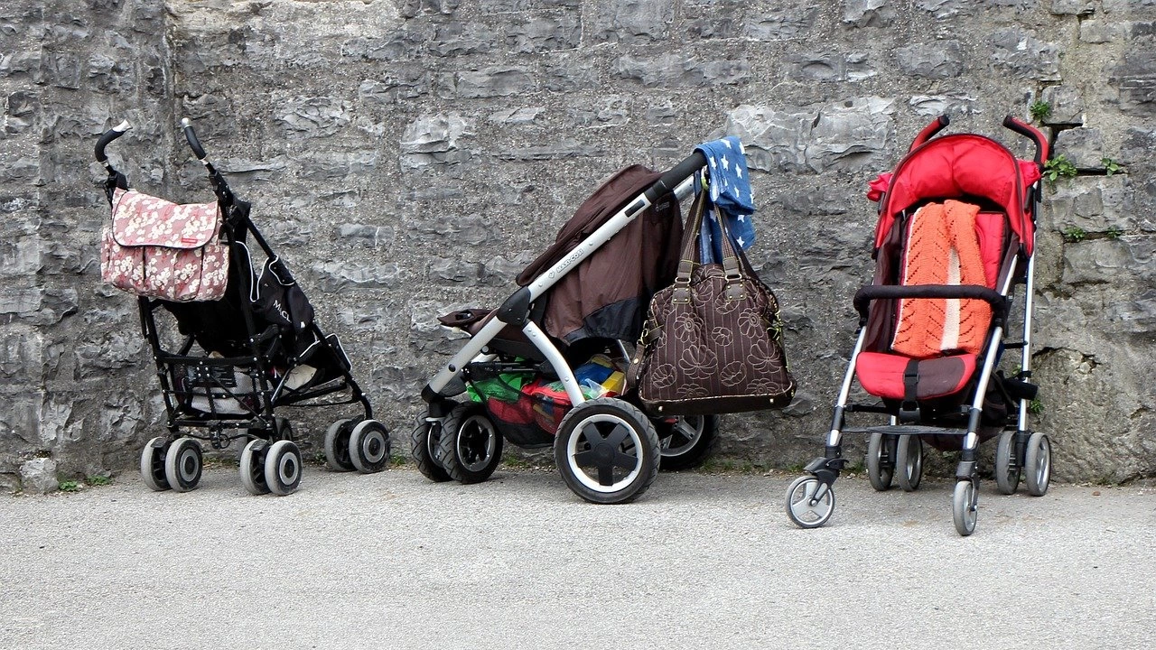 Кражба на детска количка като във филм На записи от