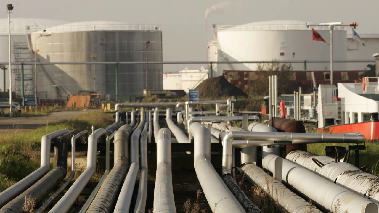 Плановете на Европейския съюз да наложи ембарго върху руския петрол