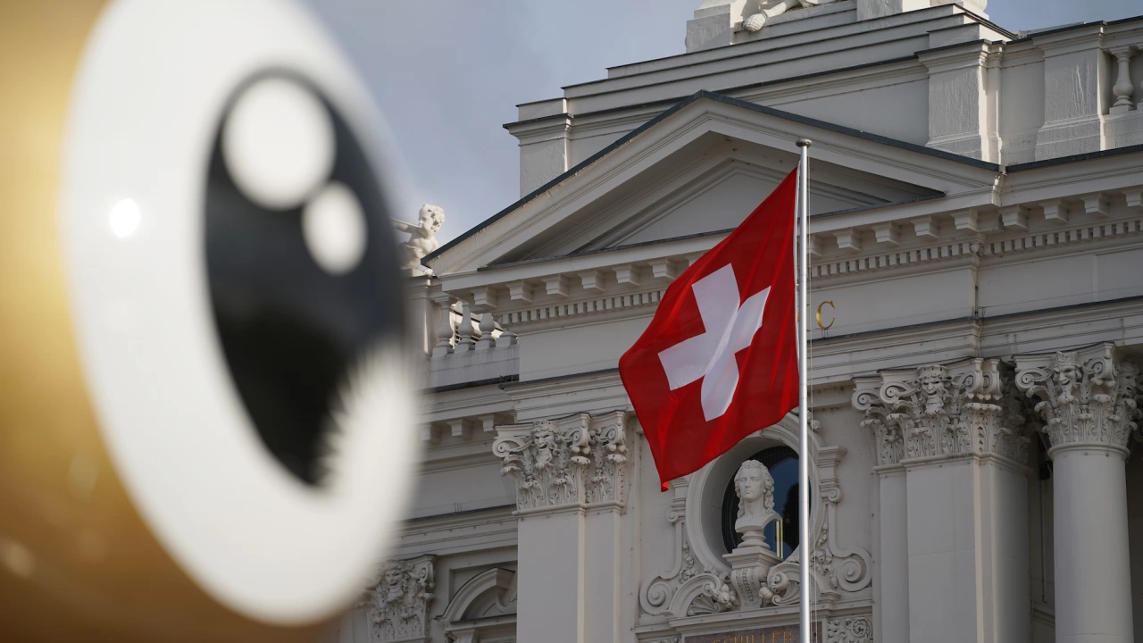 Историческият статут на неутралитет на Швейцария е на път да