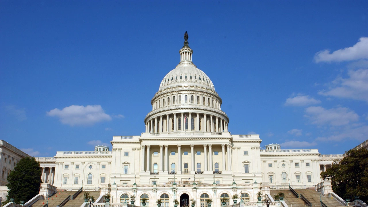 Камарата на представителите в САЩ одобри законопроект за увеличаване на