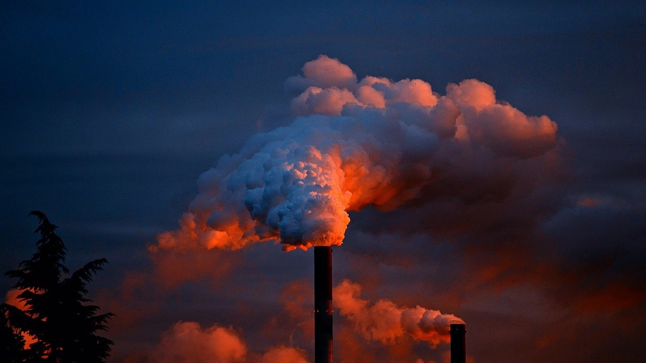 Намаляването на въглеродните емисии в тежката промишленост трудна но важна