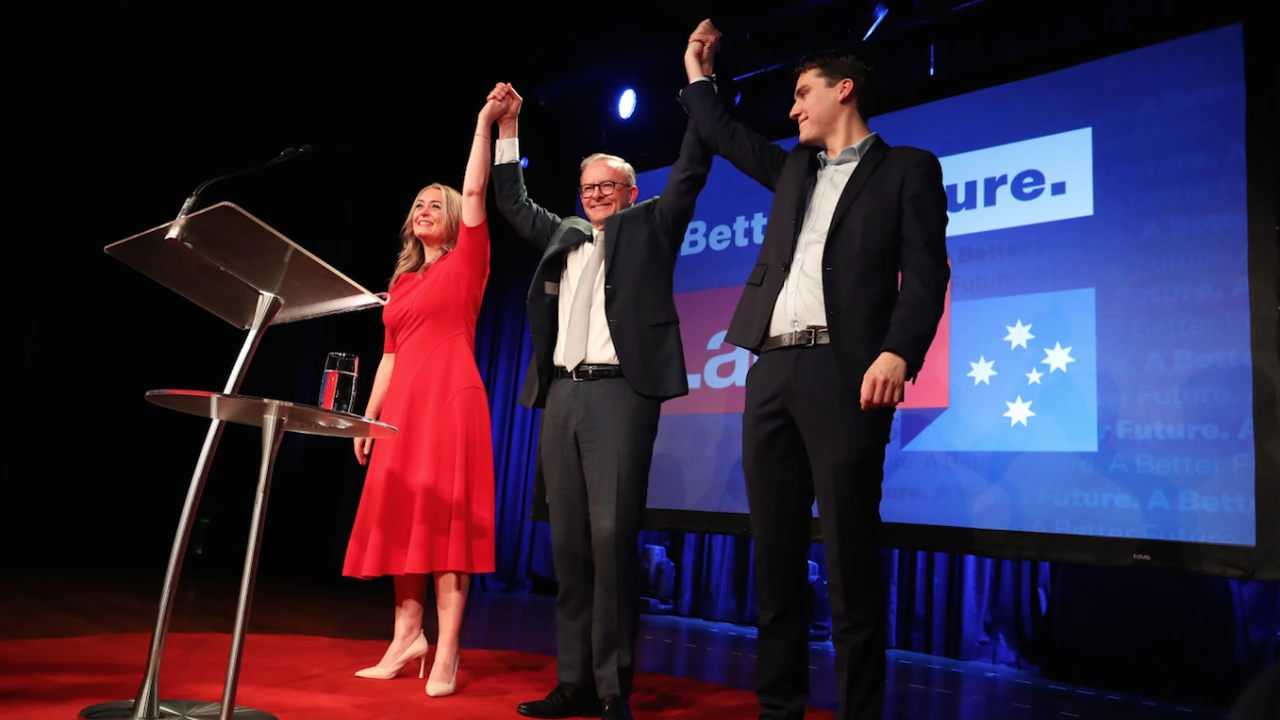 Лидерът на Лейбъристката партия Антъни Албанезе обяви победа на изборите