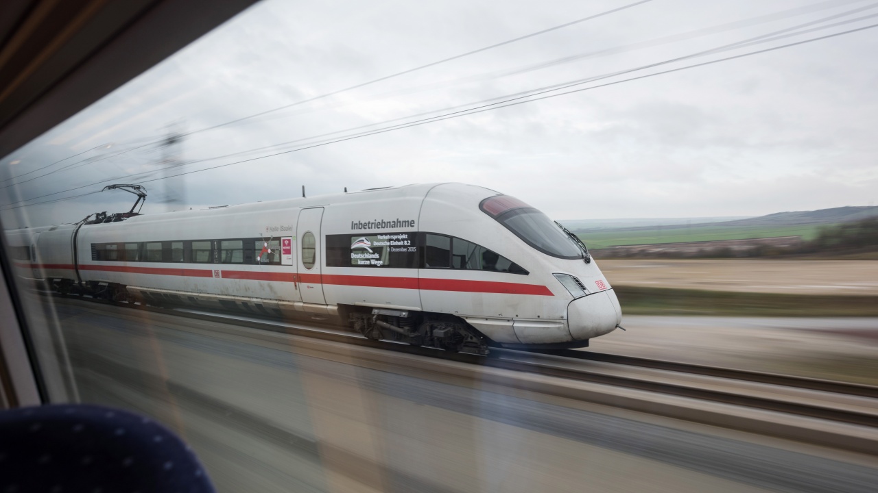 Германия пусна билетите от 9 евро на месец за обществения транспорт