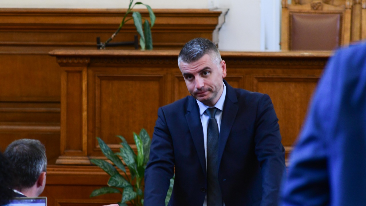Радослав Рибарски: Искаме да спазим договора с "Газпром" и да не подлежим на санкции