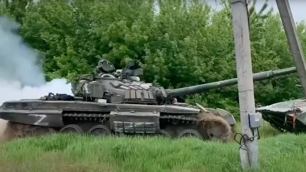 Руски бойни машини не успяха да прекосят река, украинците си ги взеха