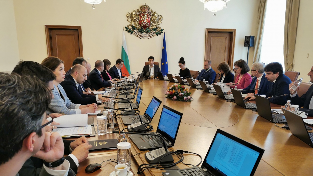 МС сменя шефа на Държавната агенция за българите в чужбина