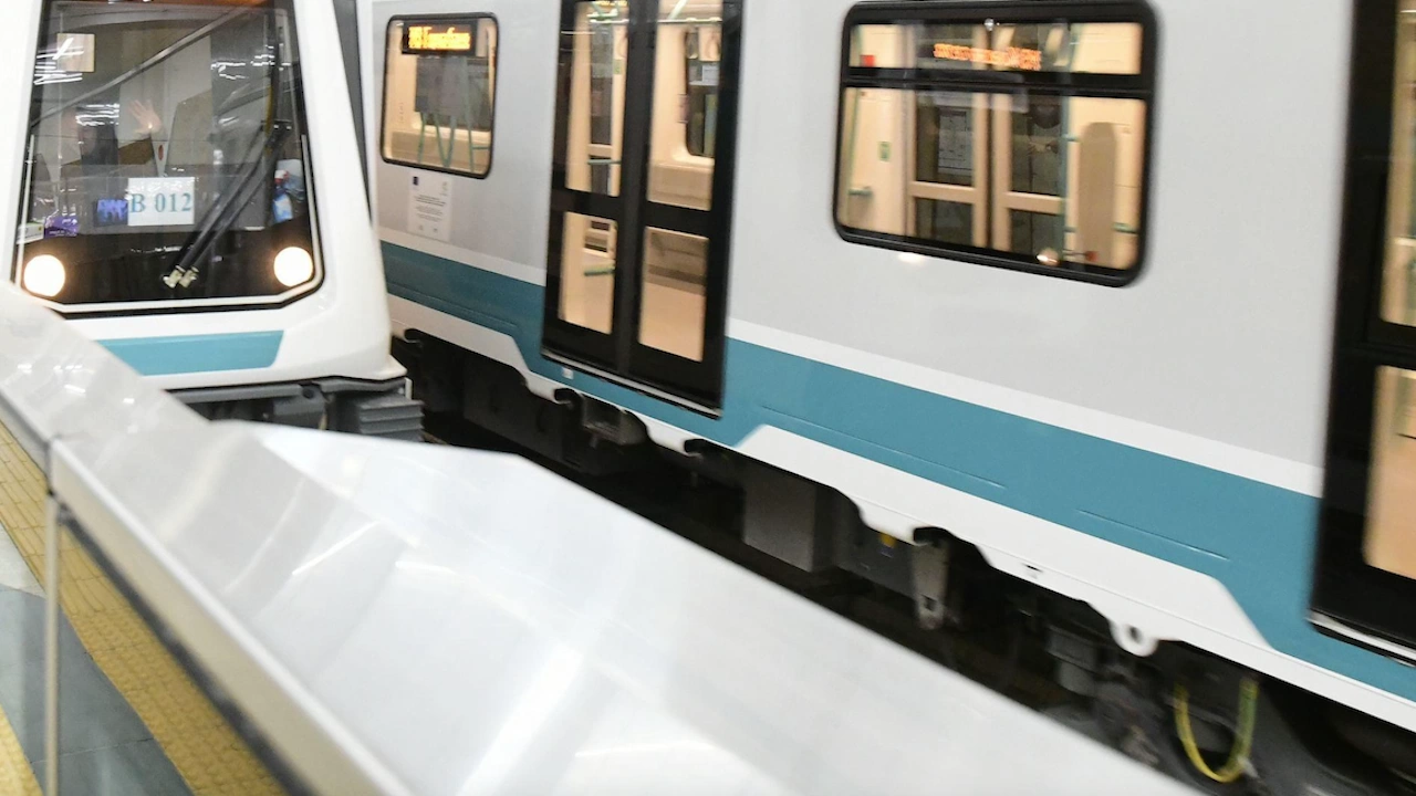 Без метро повече от 30 минути на метростанция Жулио Кюри  алармираха