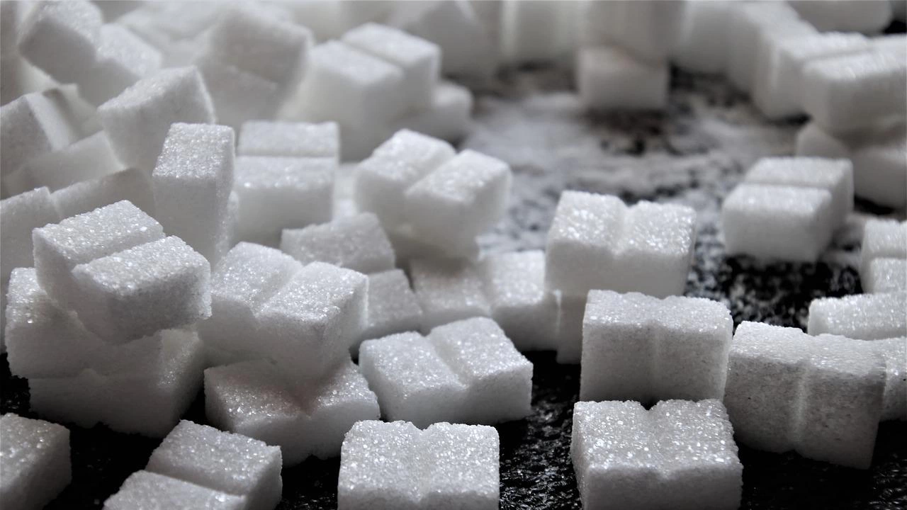 Индия ограничава износа на захар до 10 млн тона през