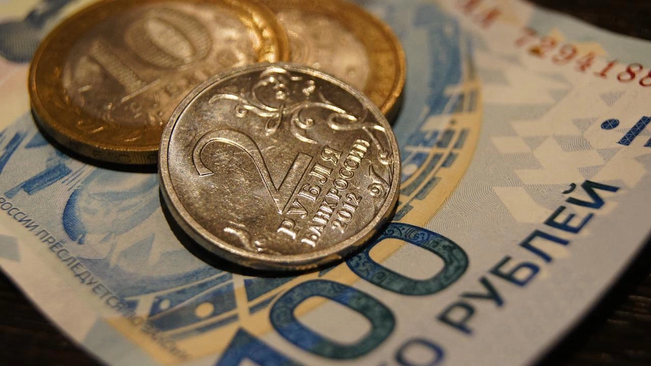 Руската централна банка на извънредна среща днес свали основната лихва