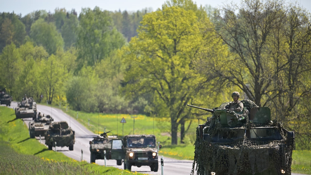 Руски и украински военни водят ожесточени сражения в град в
