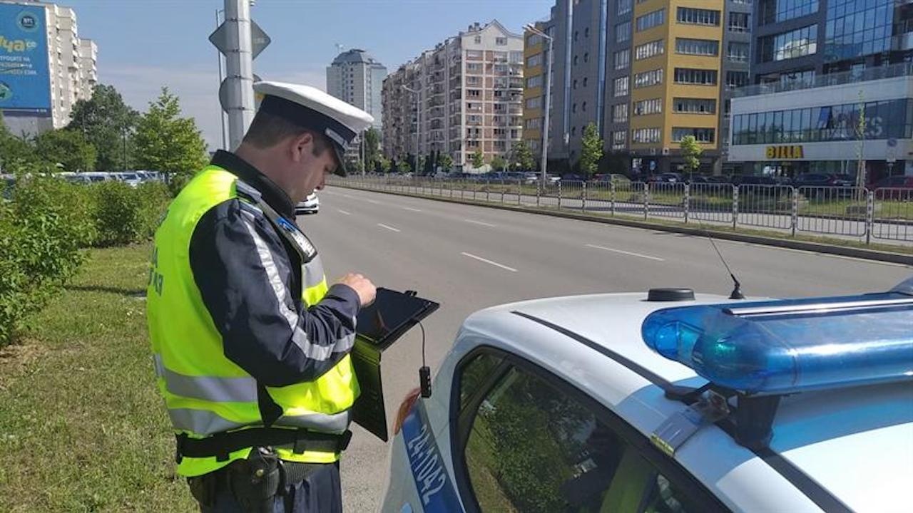Близо 4000 случая на шофиране с превишена скорост през уикенда, отчетоха от Пътна полиция