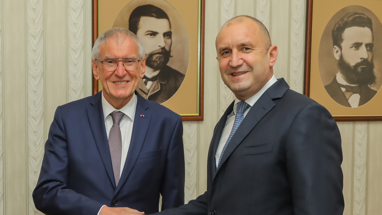 Румен Радев се срещна с генералния представител по въоръженията в Министерство на отбраната на Франция