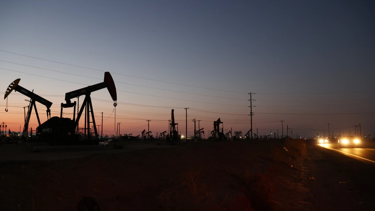 Цените на петрола се повишиха двумесечен максимум днес докато инвеститорите