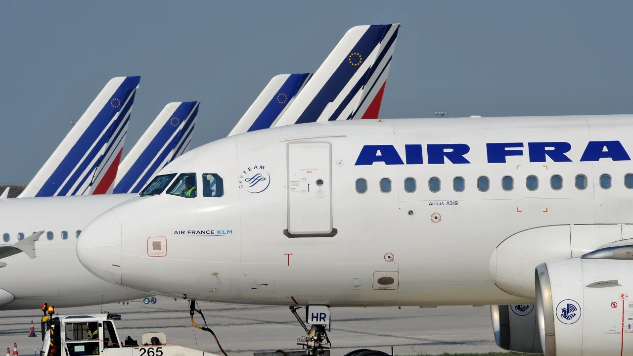 Авиокомпанията Еър Франс възобновява от днес сезонните полети от София