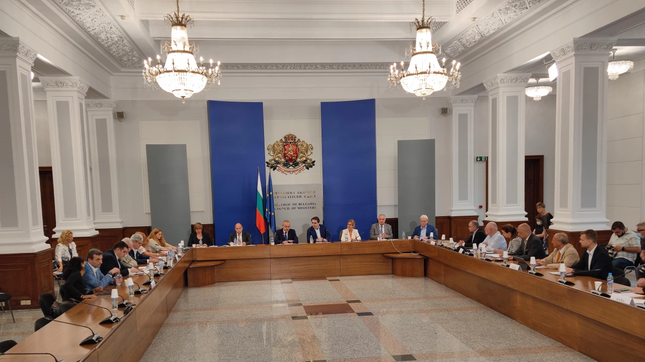 Вицепремиерът и министър на финансите Асен Василев откри заседанието на