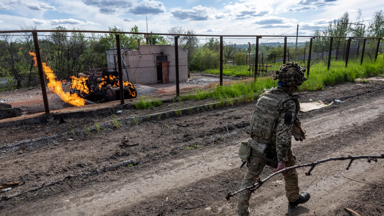 Руските войски подготвят мащабна атака срещу град Славянск най важния опорен