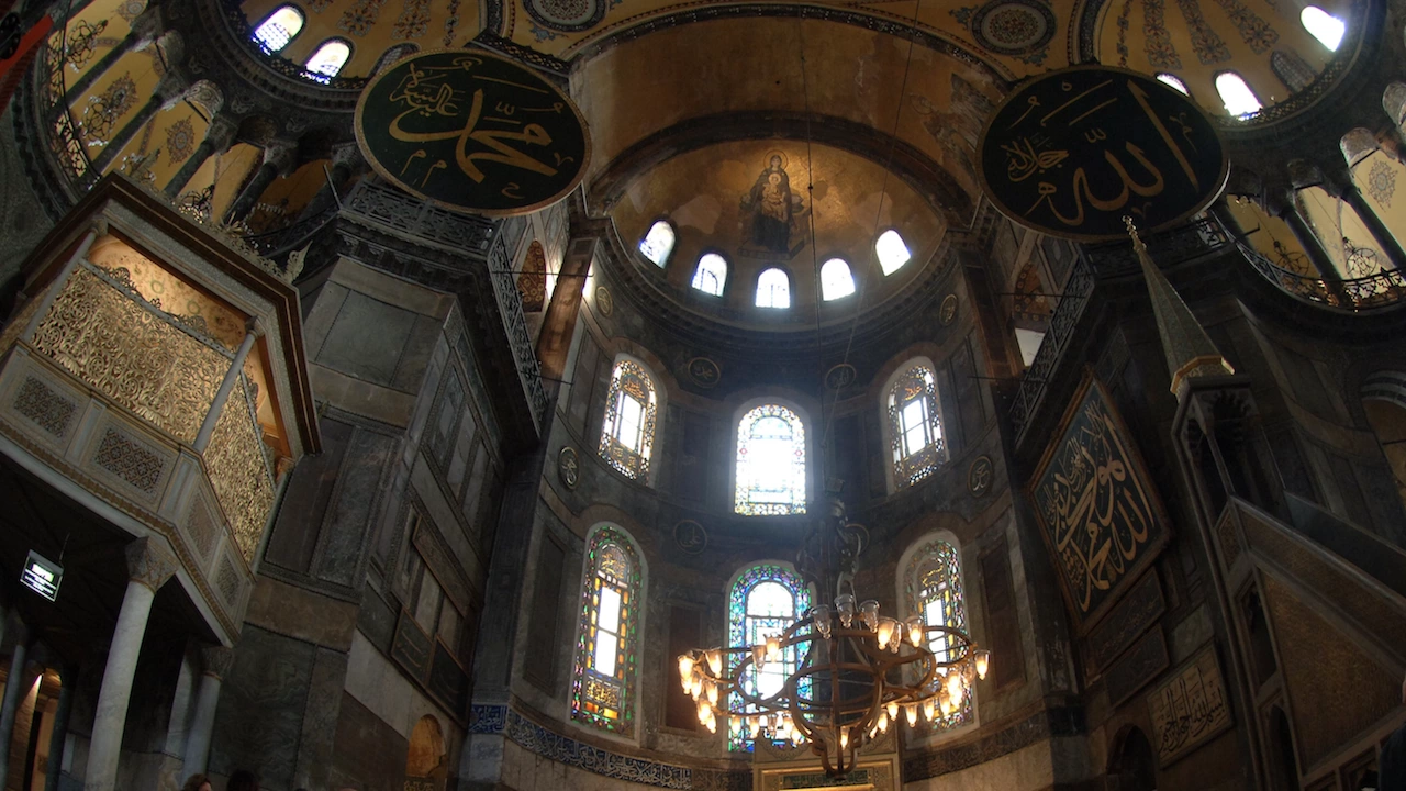 Турските власти планират да извършат голям ремонт в храма Света