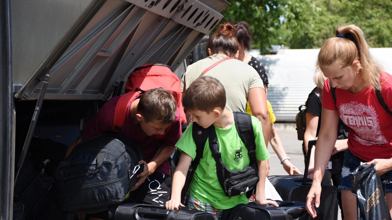 Само десетина украински семейства са настанени във временния център в