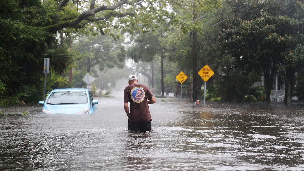 Части от Южна Флорида са обхванати от силни дъждове и