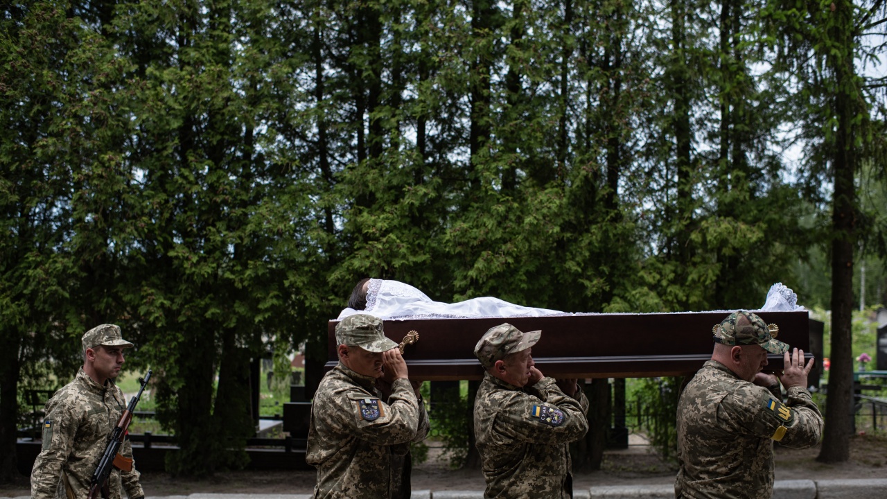 Русия и Украйна си размениха телата на 50 убити военнослужещи,