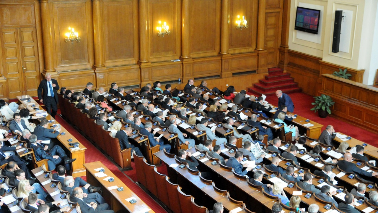Парламентарната комисия по труда, социалната и демографската политика прие Законопроект