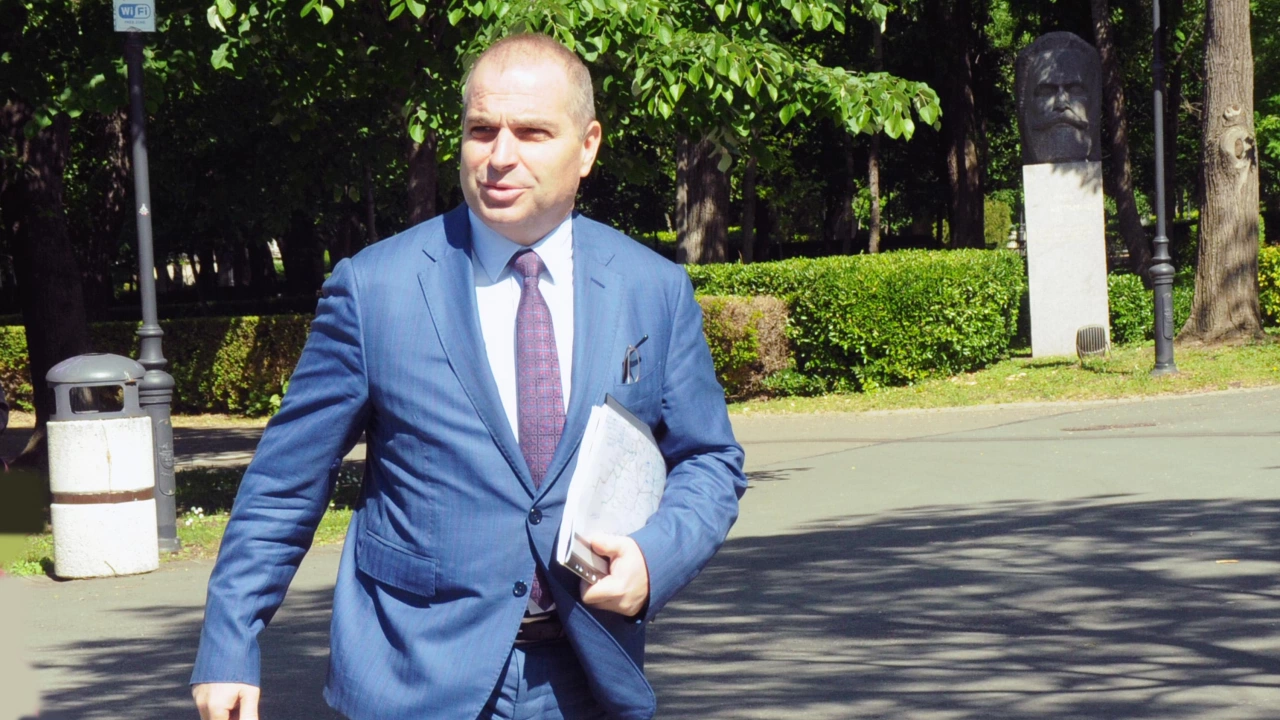 Министърът на регионалното развитие и благоустройството в оставка Гроздан КараджовГроздан