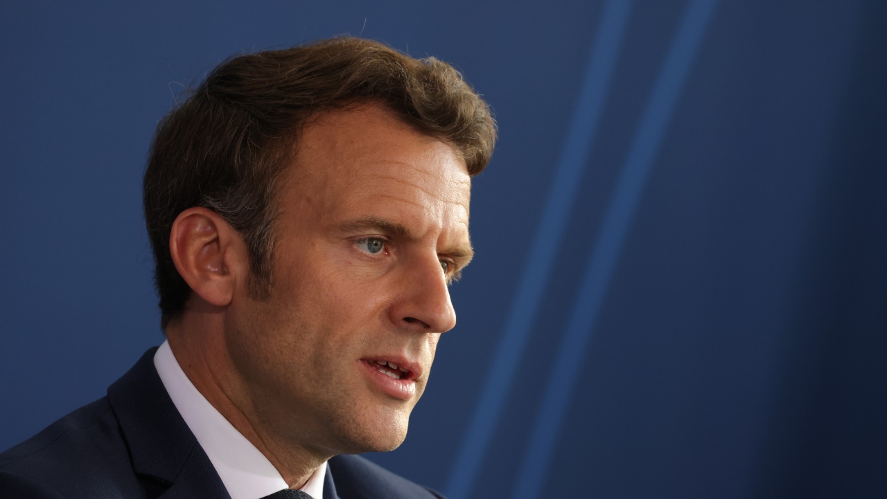 Френският президент призова днес за укрепване на европейската отбранителна индустрия,