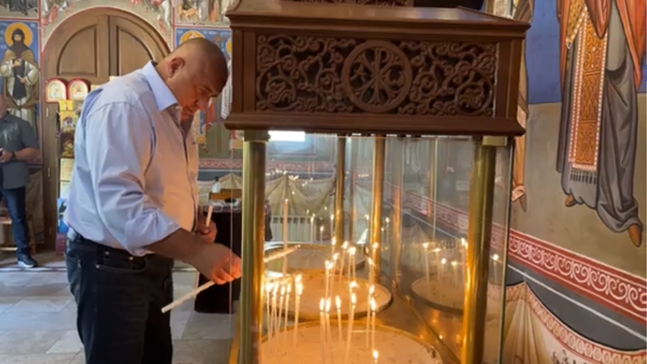 Бойко Борисов посети Дивотинския манастир на рождения си ден