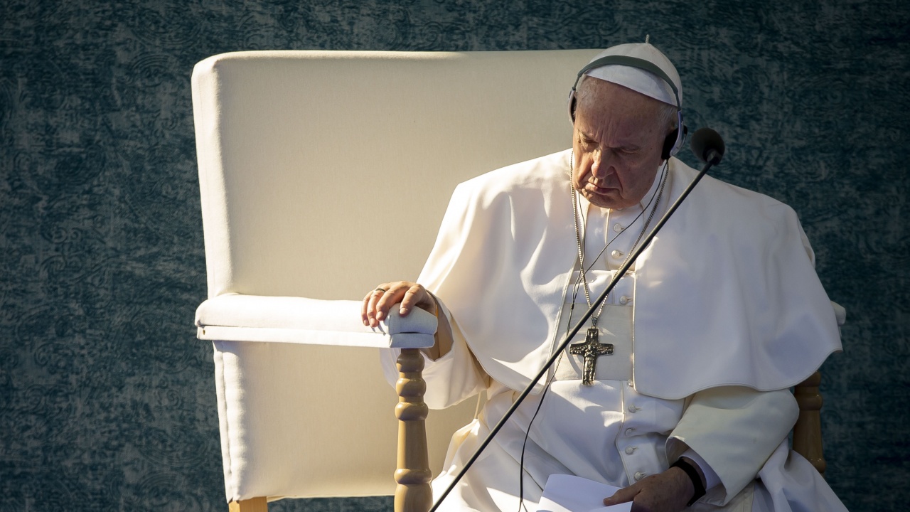 Папа Франциск отказва да различава "добро и лошо" във войната в Украйна
