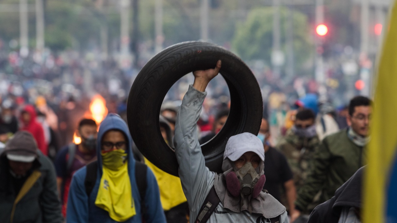 Арестуваха лидера на протестите срещу цените на горивата в Еквадор