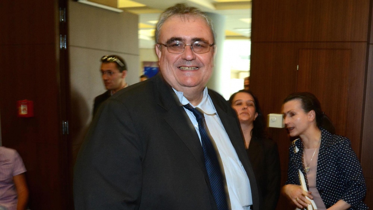 Огнян Минчев посочи кое ще бъде най-значимото разделение в българската политика