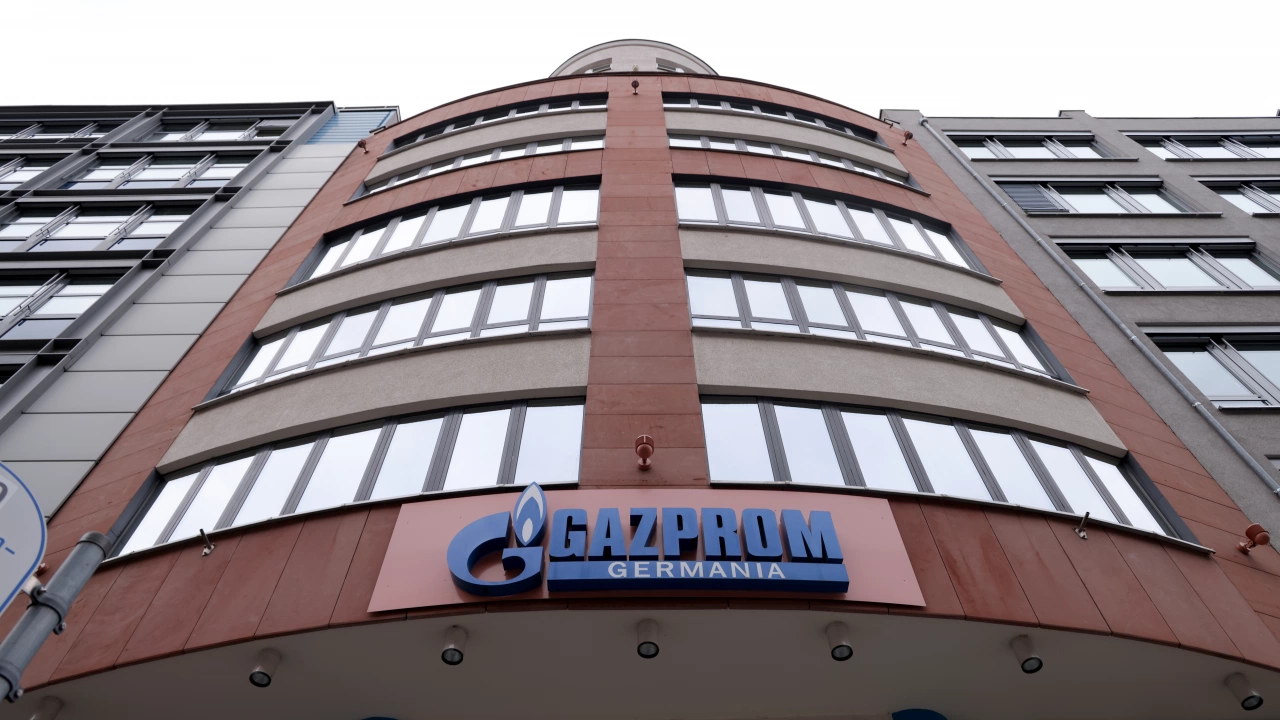 Германските власти са решили да преименуват компанията Газпром Германия на