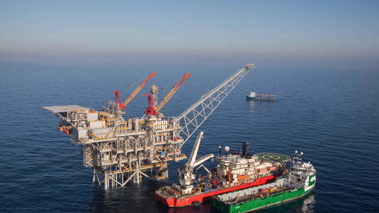 Първият газ извлечен от офшорни находища в Черно море влезе