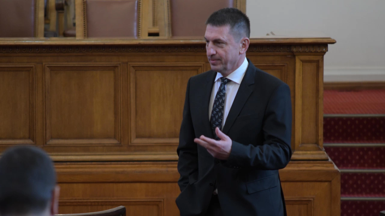 Депутатът от ГЕРБ Христо Терзийски разкри във фейсбук че не