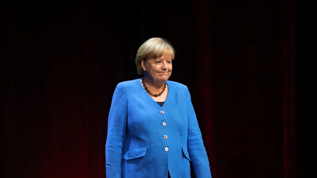 Бившият германски канцлер призна че към края на мандата ѝ