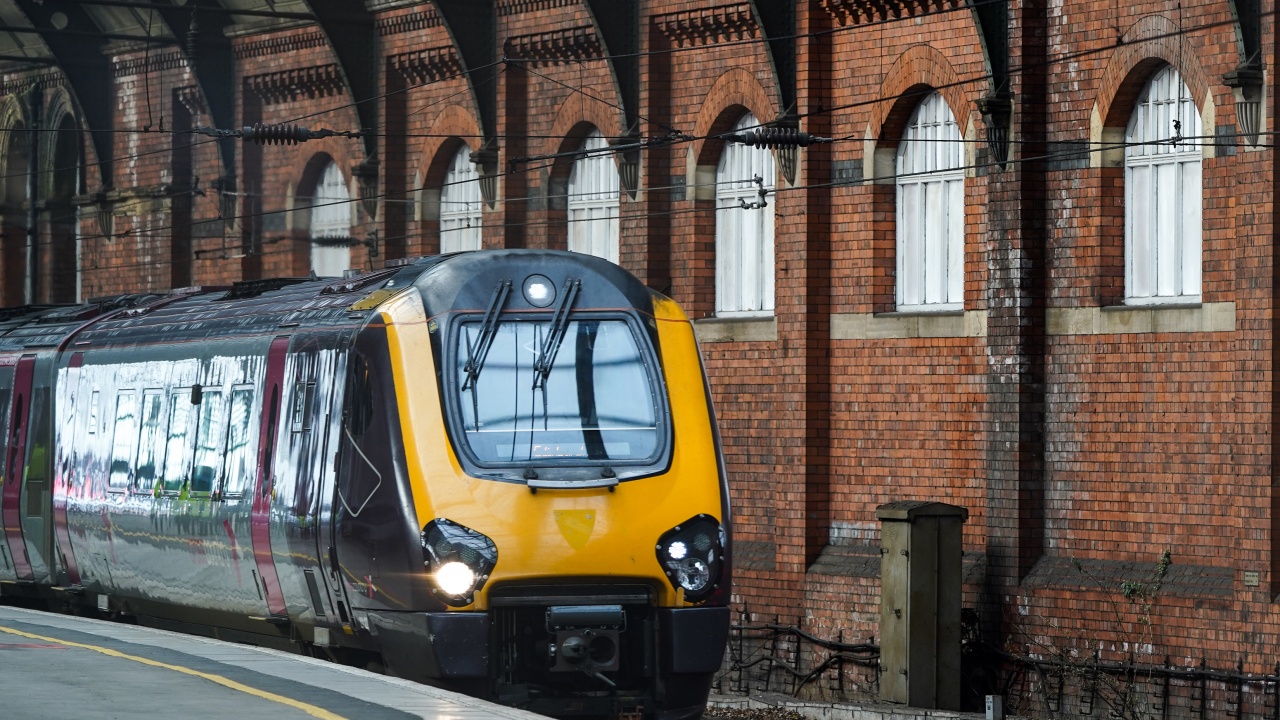 Железопътната мрежа на Великобритания тази седмица се готви за най-мащабните