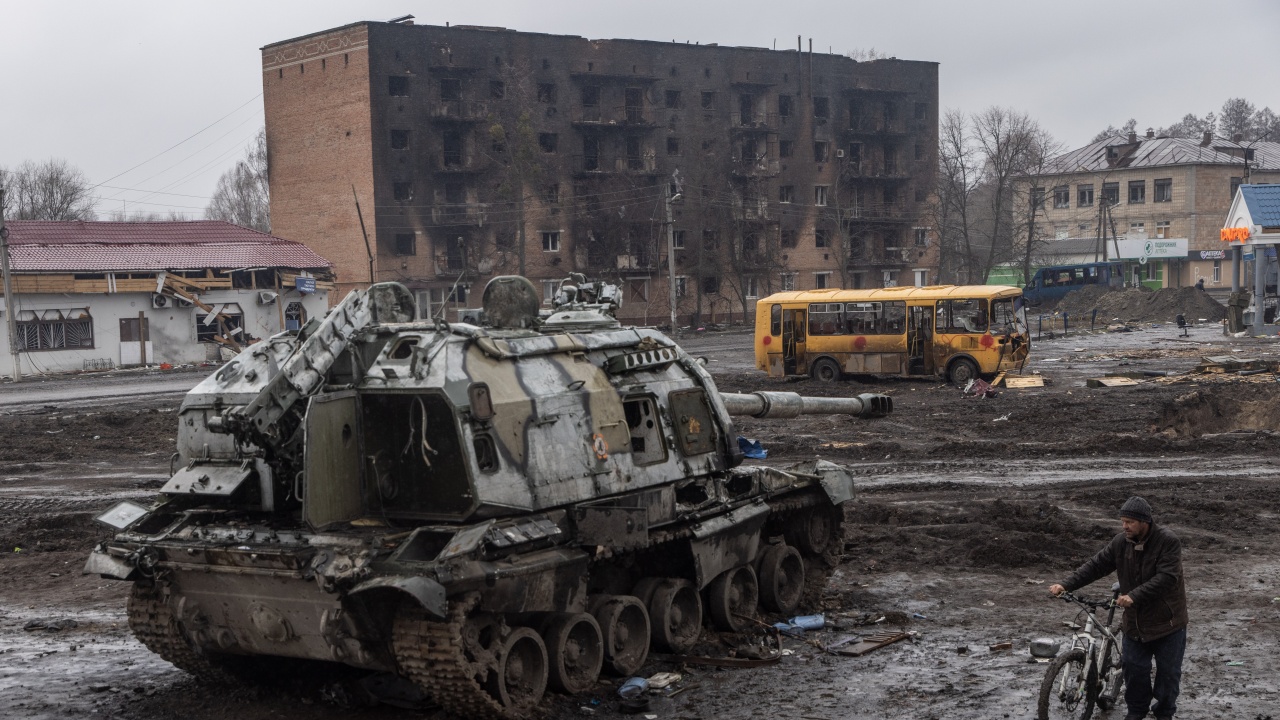 В Украйна руските атаки срещу градовете Лисичанск и Северодонецк стават