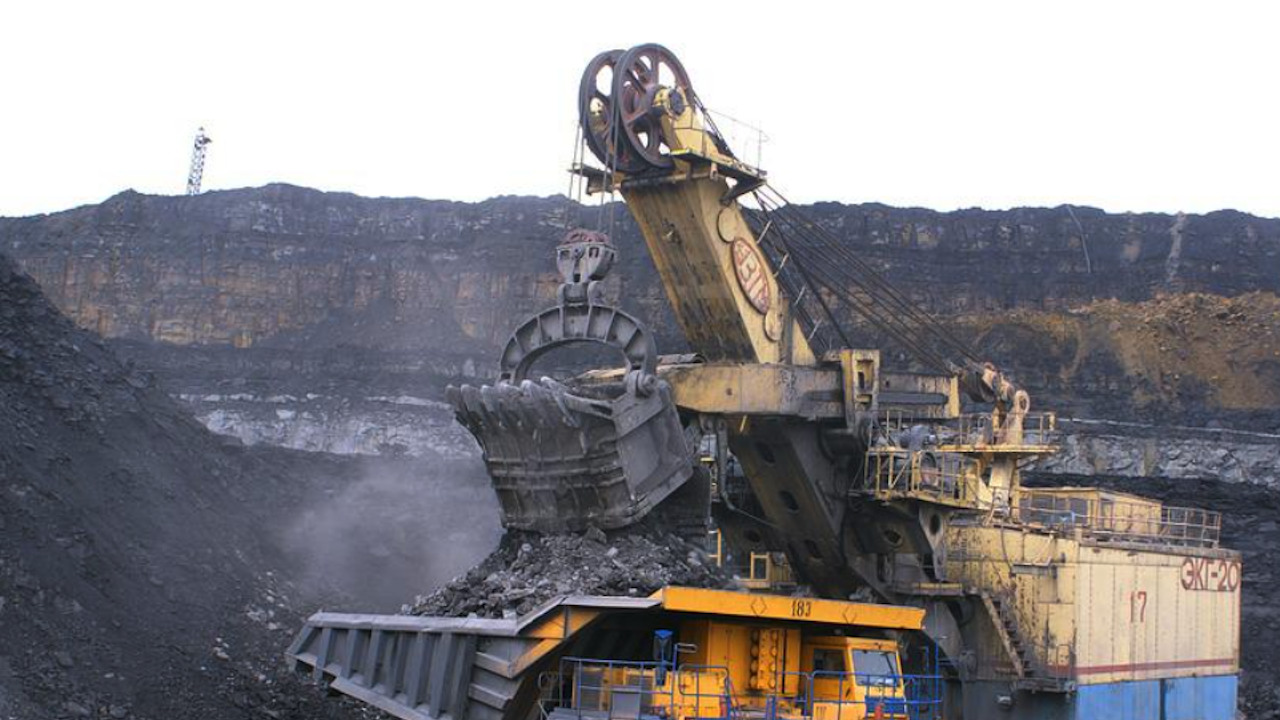 К-с "Мини Марица-изток" подписа договор за износ на въглища за пръв път в 70-годишната си история