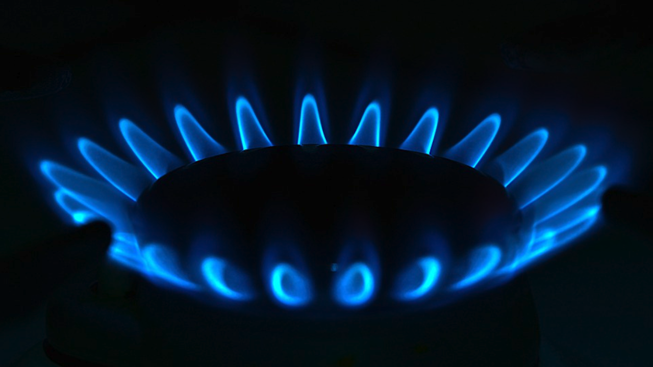 Газът в Европа поскъпва към 137 евро за мегаватчас заради опасения за руските доставки