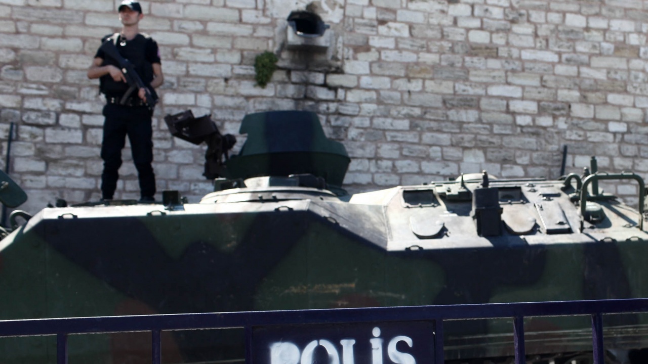 Десетки членове на ИД  бяха задържани в Турция