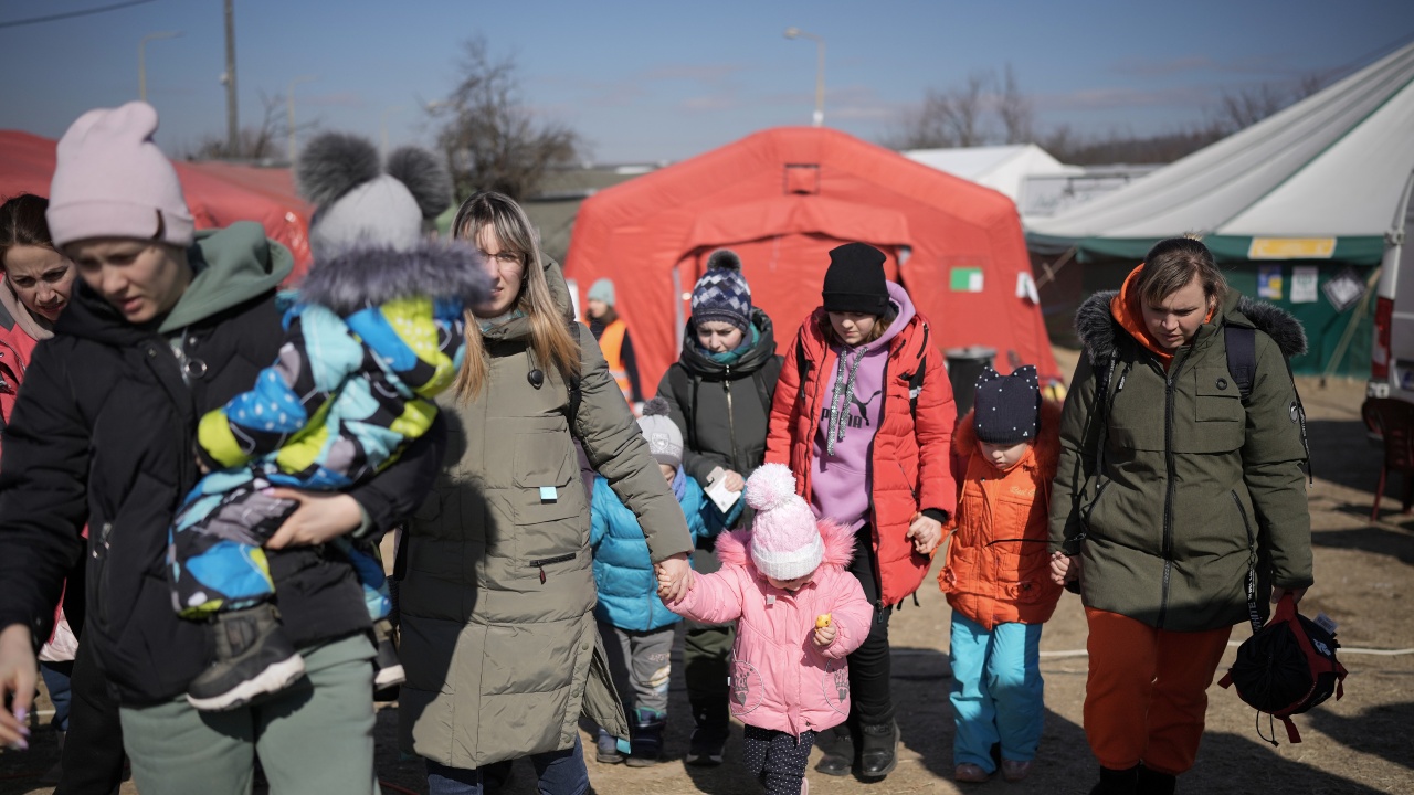 Полша получава 450 милиона евро заем, с който да се подпомогнат грижите ѝ за украинските бежанци