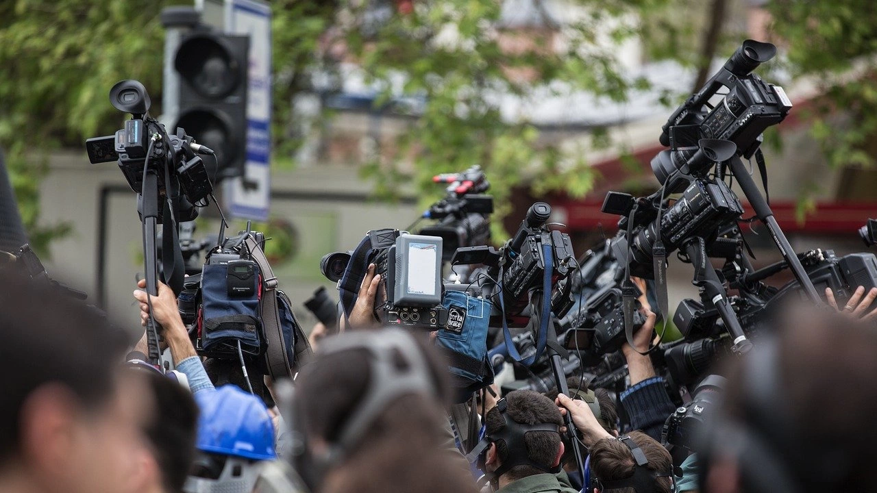 Икономическото положение на журналистите се влошава а заплахите срещу тях