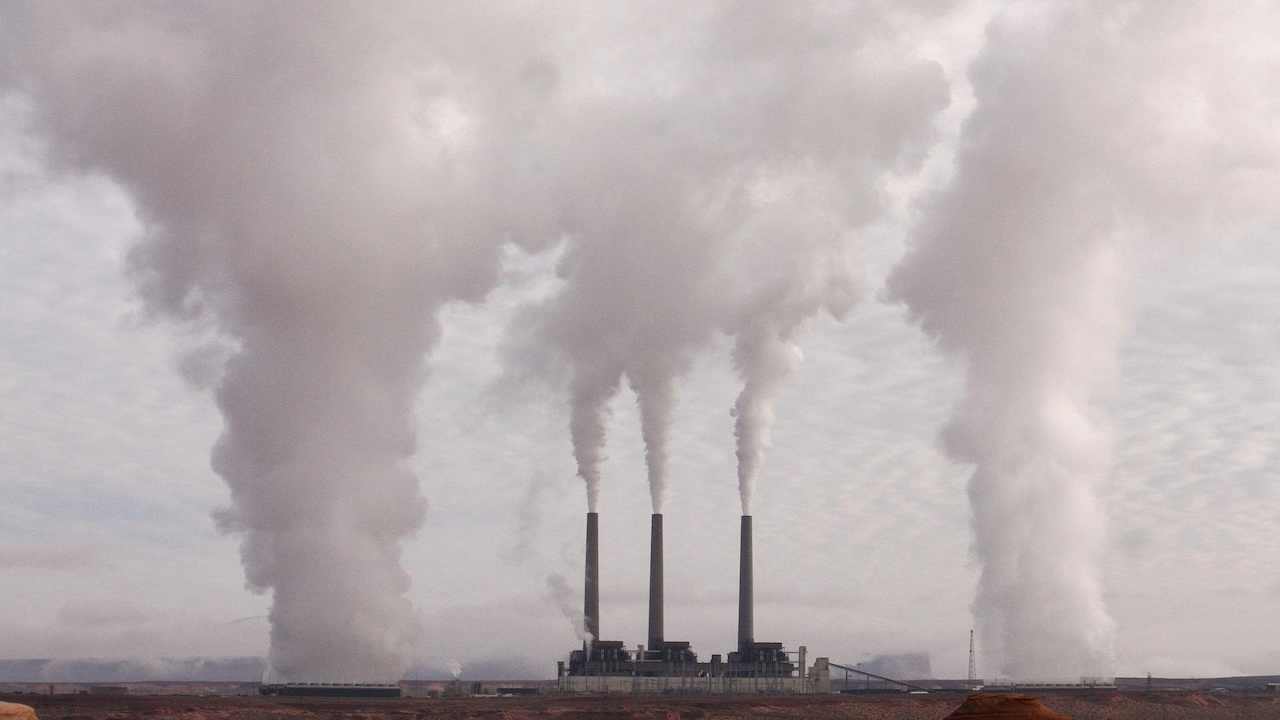 Замърсяването на околната среда е свързано с 10 процента от случаите на рак в Европа, сочи доклад
