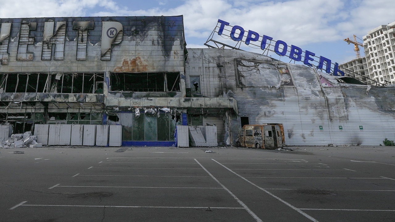 Стивън Кинг за удара по мола в Украйна: Терористична атака