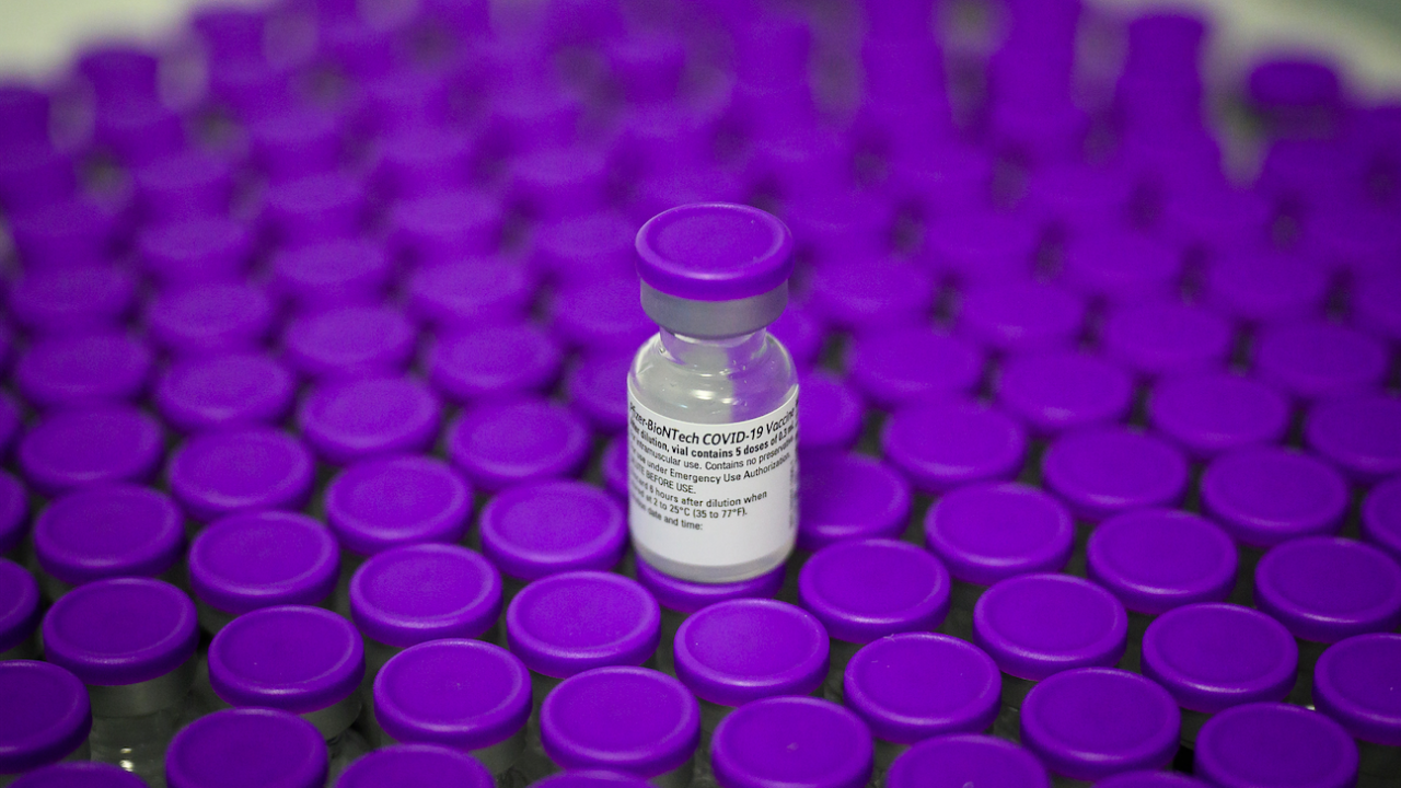 "Пфайзер" сключи сделка с американското правителство за 105 милиона дози от ваксината им срещу COVID