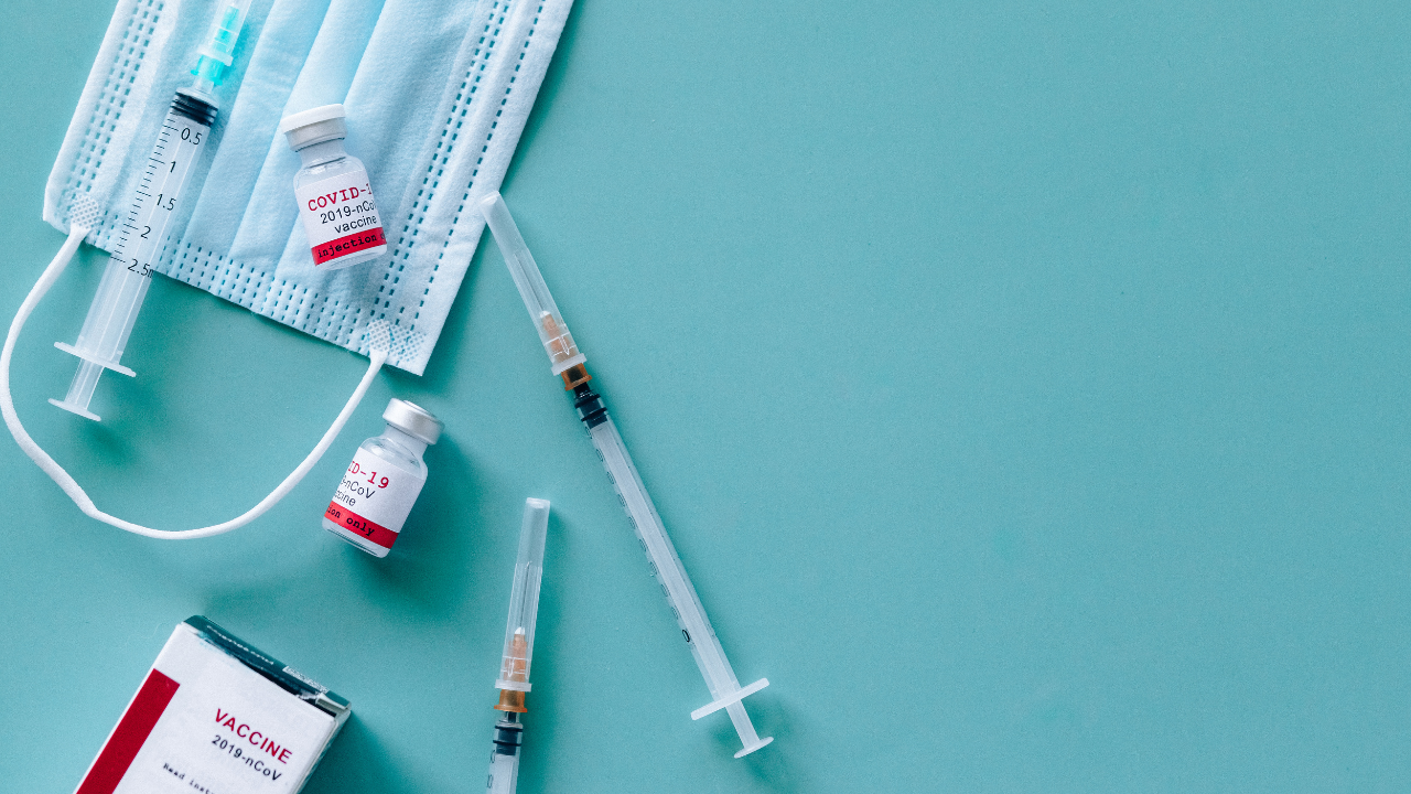 Мобилен екип в столицата ще ваксинира срещу COVID желаещи трудноподвижни