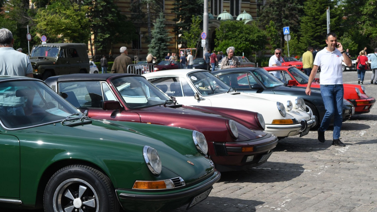 Ретро парад на класически автомобили ще има в Момчилград