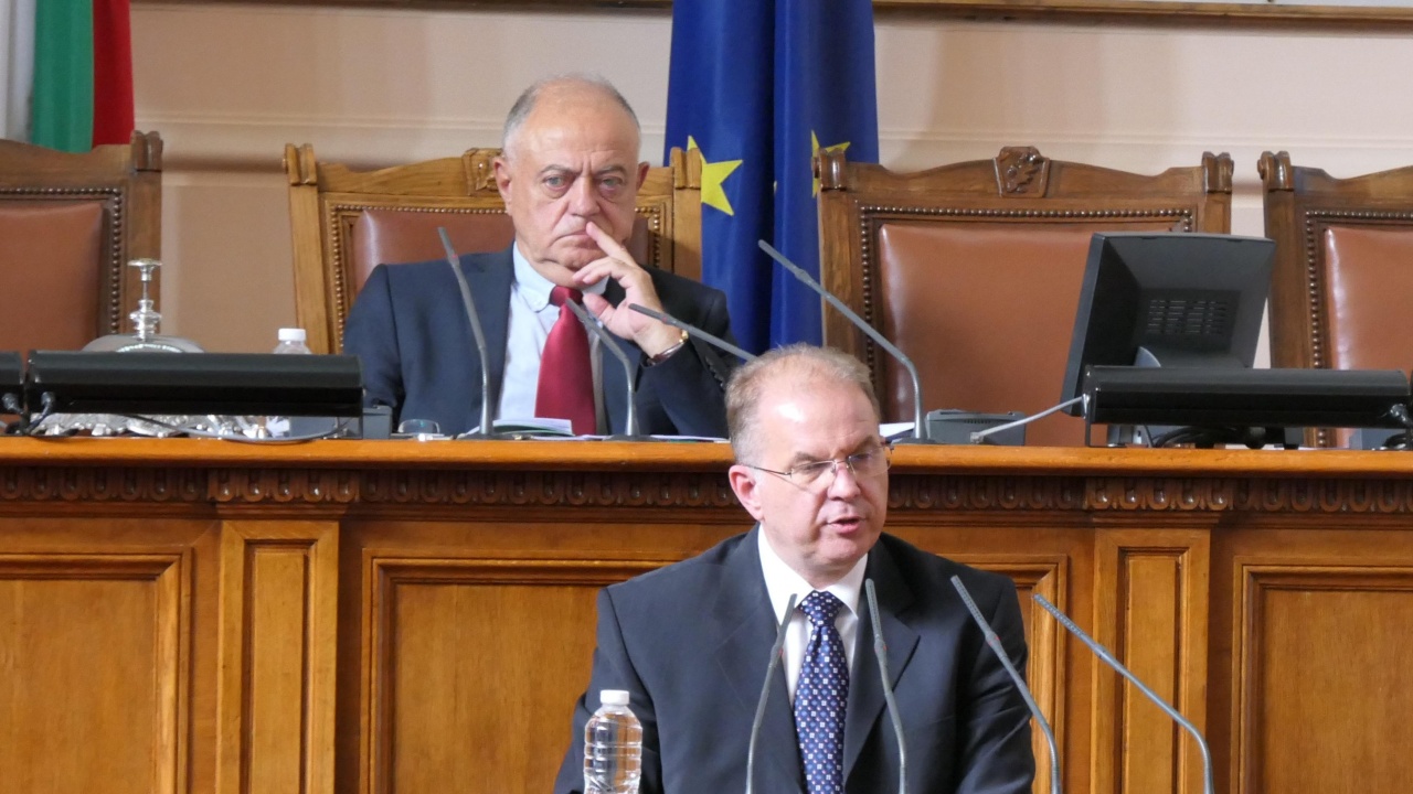 Чолаков: Абсолютно невъзможно е депутати на ГЕРБ да подкрепят правителството на Василев